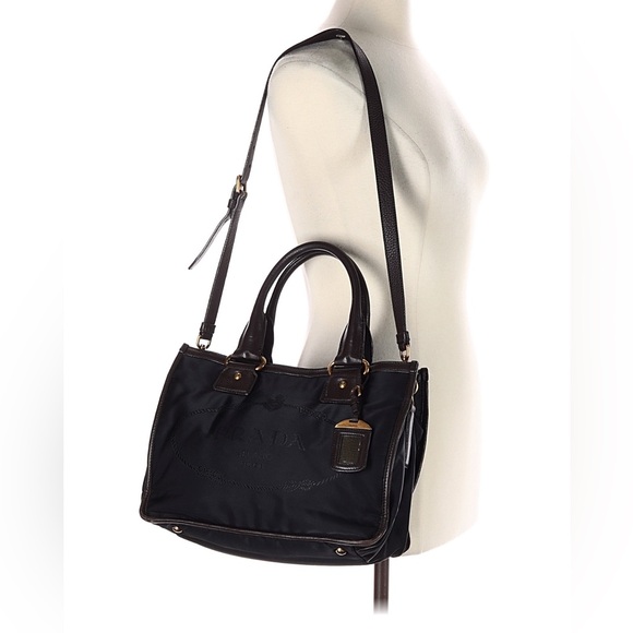 🔥Prada 🔥Black 🔥Nylon 🔥and Leather crossbody 🔥 - Picture 6 of 16